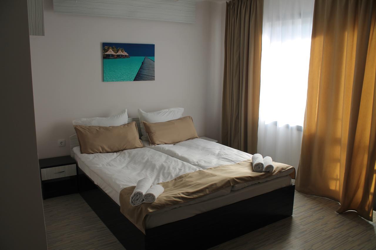 דובריץ Tiara Hotel מראה חיצוני תמונה