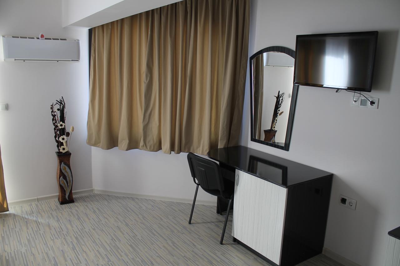 דובריץ Tiara Hotel מראה חיצוני תמונה