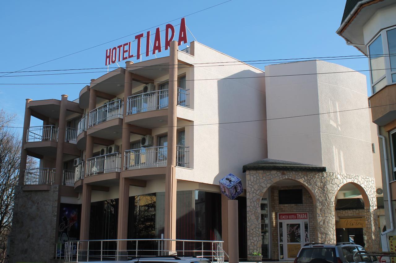 דובריץ Tiara Hotel מראה חיצוני תמונה