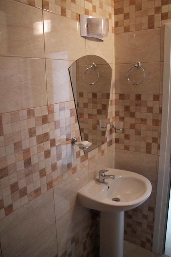 דובריץ Tiara Hotel מראה חיצוני תמונה