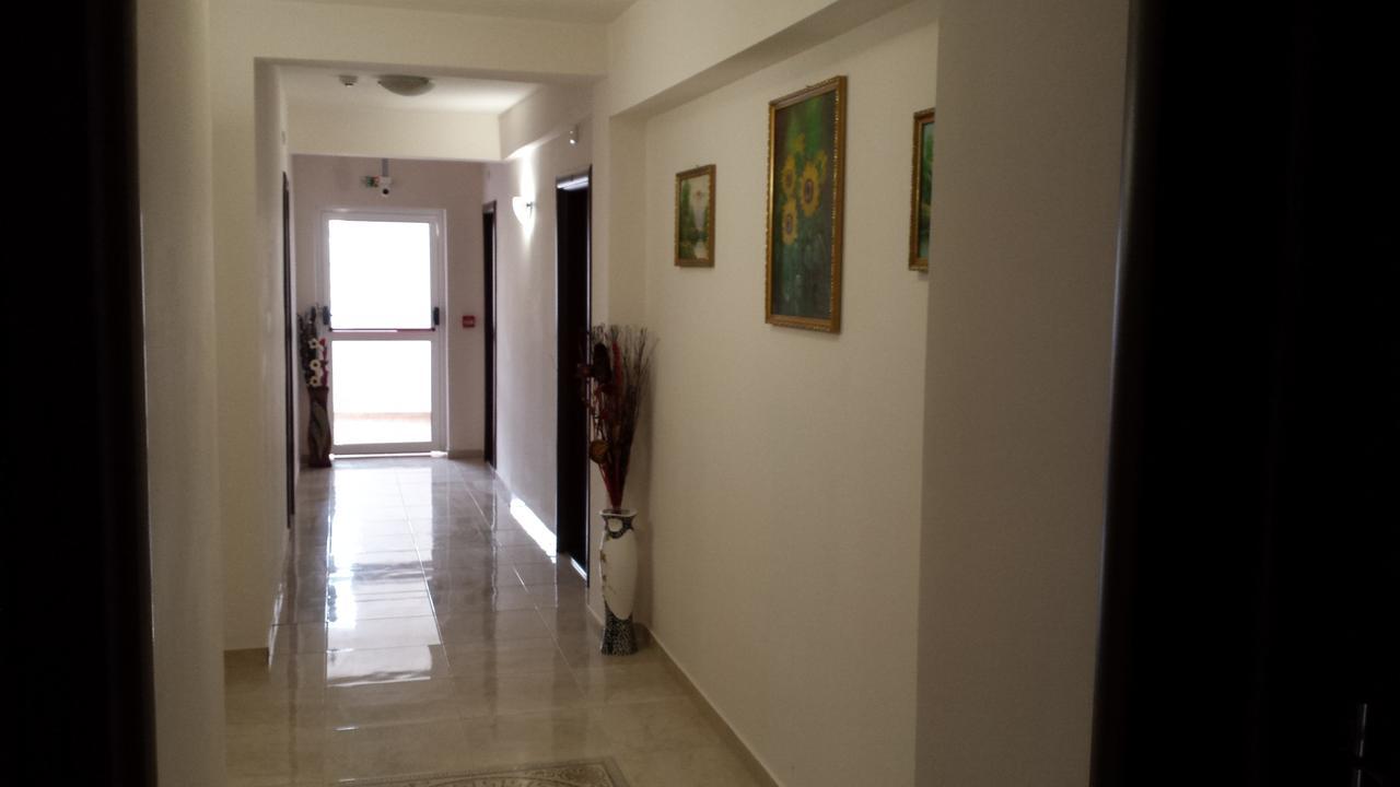 דובריץ Tiara Hotel מראה חיצוני תמונה
