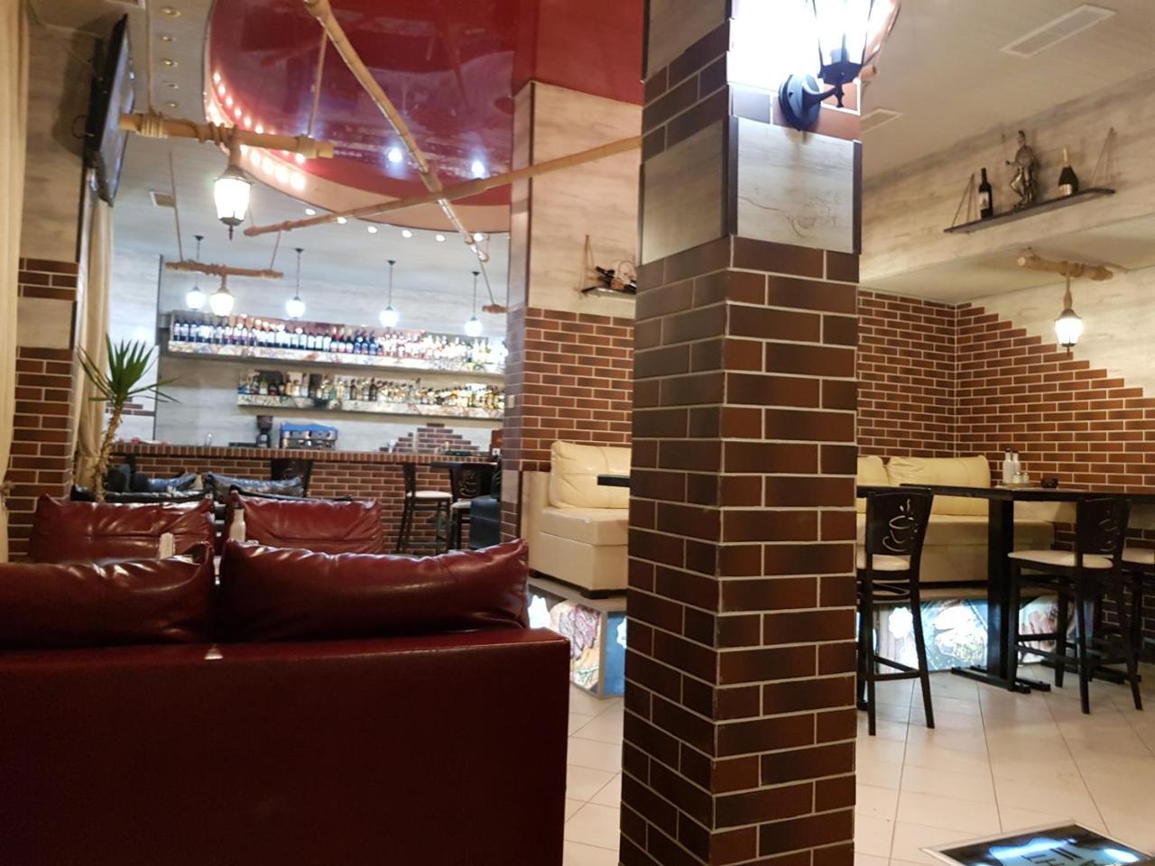 דובריץ Tiara Hotel מראה חיצוני תמונה